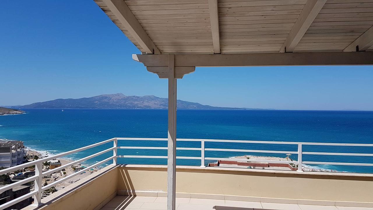 Sea Front Penthouse Apartment Sarande Bagian luar foto