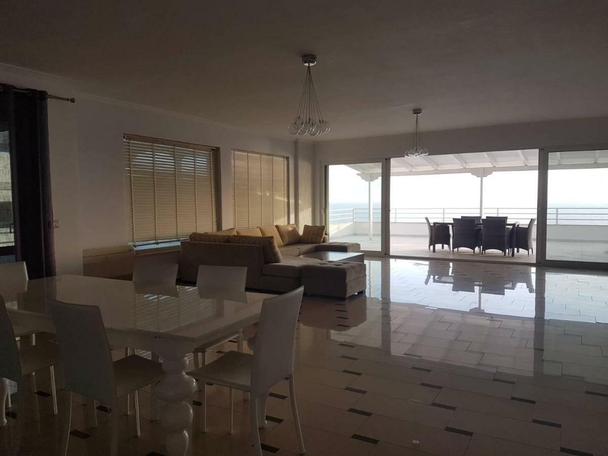 Sea Front Penthouse Apartment Sarande Bagian luar foto